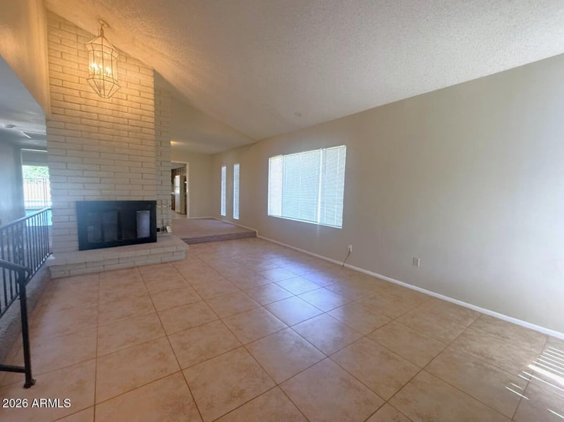 8332 50th Dr, Glendale, AZ 85302