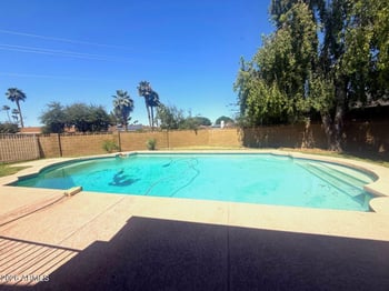 8332 N 50th Dr, Glendale, AZ 85302