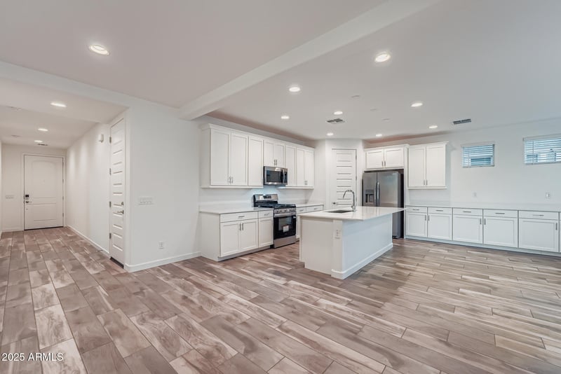8332 Petunia Ave, Mesa, AZ 85212