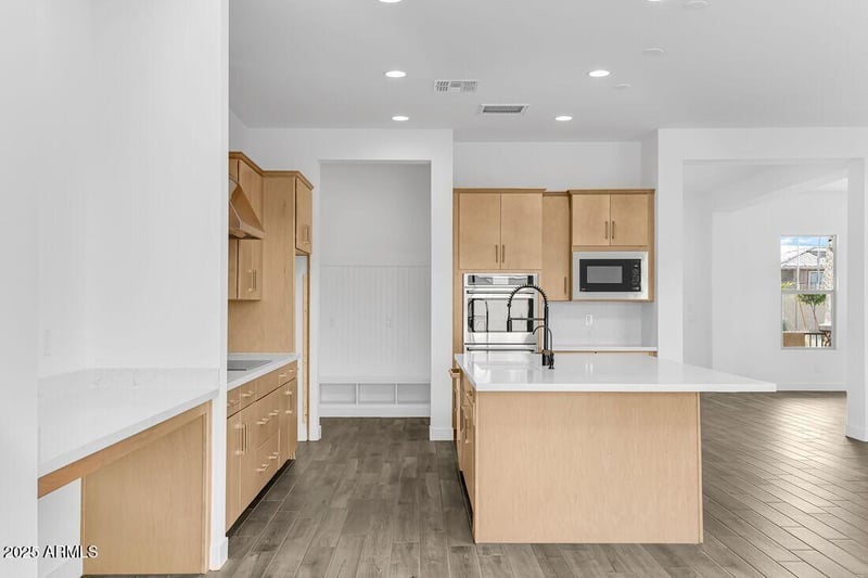 8332 Solano Dr, Glendale, AZ 85305