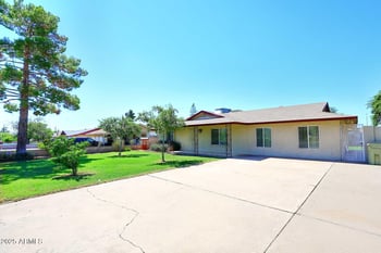 8334 55th Ave, Glendale, AZ 85302