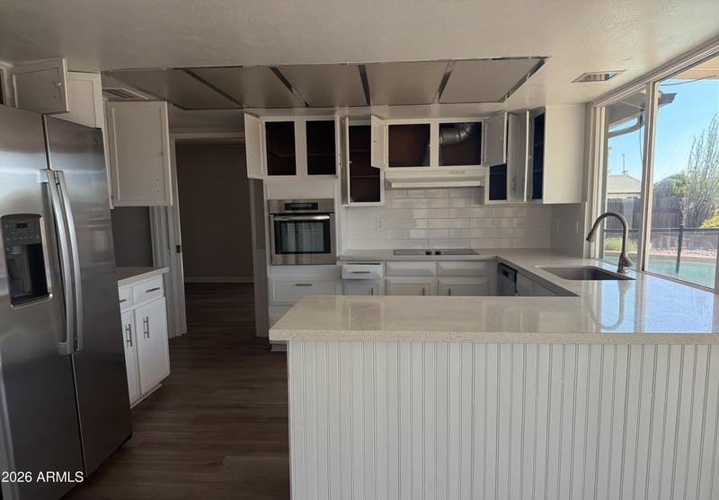 8334 N 57th Dr, Glendale, AZ 85302