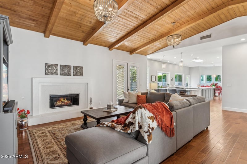 8336 Homestead Ln, Tempe, AZ 85284