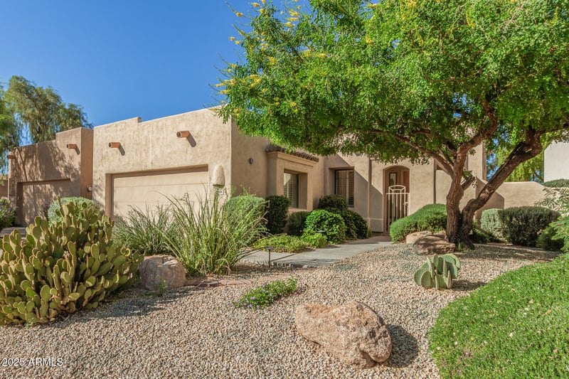 8338 E Joshua Tree Ln, Scottsdale, AZ 85250