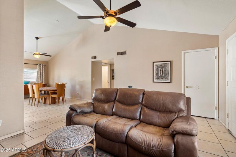 834 E Piute Ave, Phoenix, AZ 85024