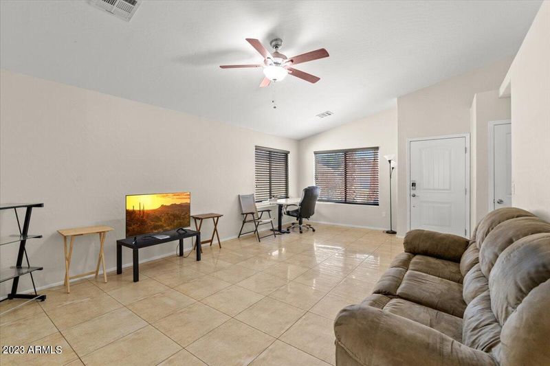 834 E Ross Ave, Phoenix, AZ 85024