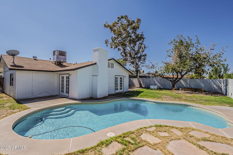 834 Julie Dr, Tempe, AZ 85283