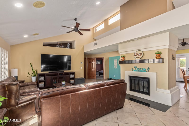 834 Oak Ct, Chandler, AZ 85226