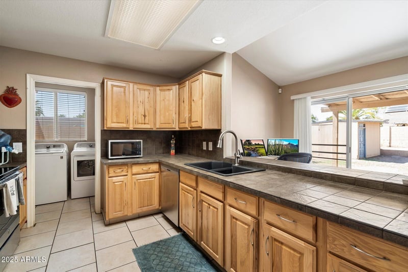 834 Piute Ave, Phoenix, AZ 85024