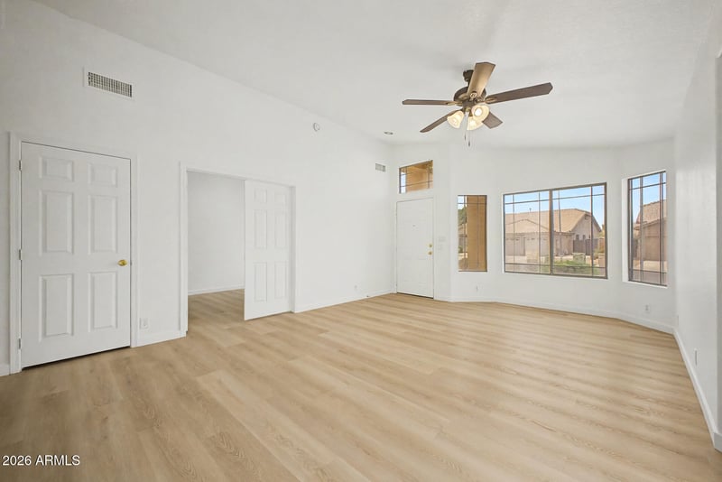 8340 W Stella Way, Glendale, AZ 85305