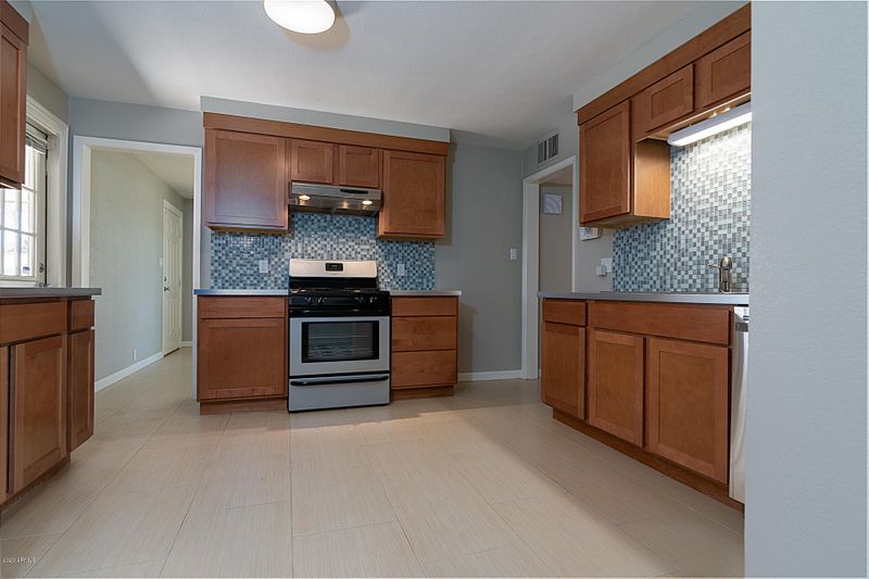 8341 N 6th St, Phoenix, AZ 85020