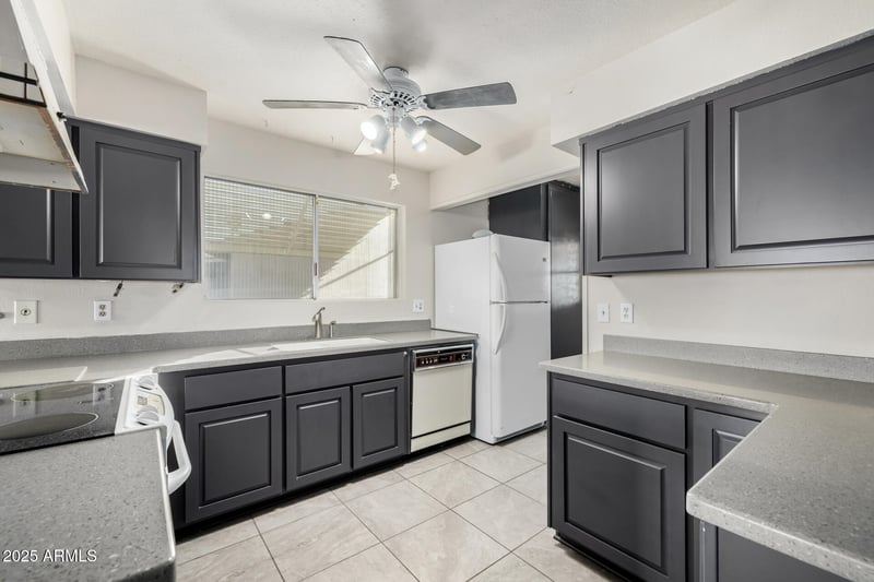 8344 Fay Ave, Mesa, AZ 85208