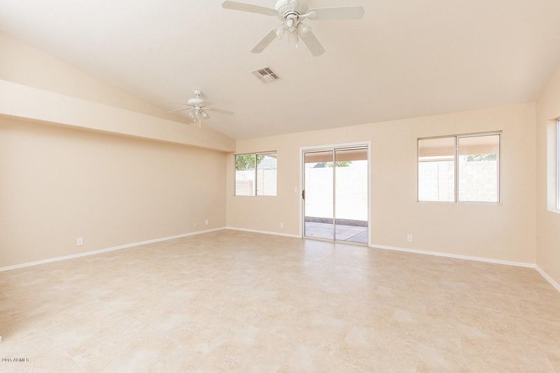 8346 W Monte Vista Rd, Phoenix, AZ 85037