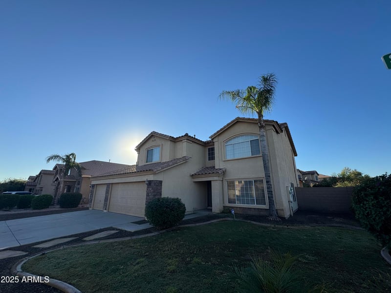 835 Stirrup Ln, San Tan Valley, AZ 85143