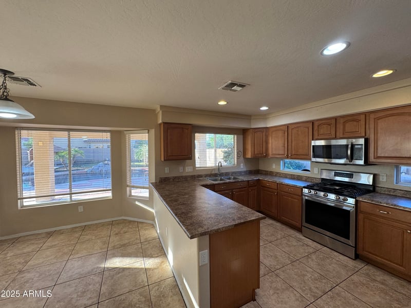 835 Stirrup Ln, San Tan Valley, AZ 85143