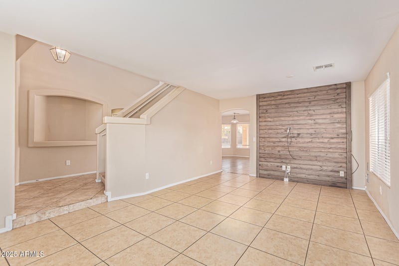 835 Stirrup Ln, San Tan Valley, AZ 85143