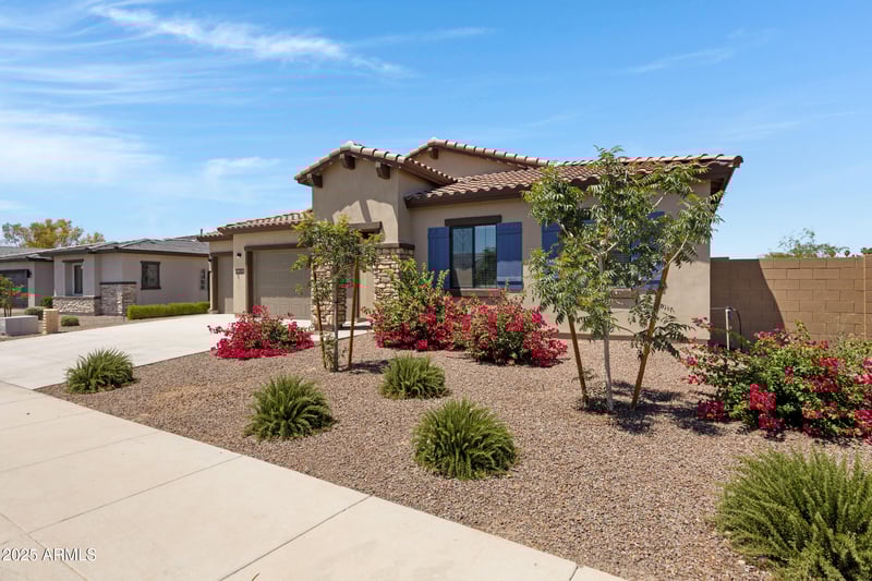 8350 Carole Ln, Glendale, AZ 85305