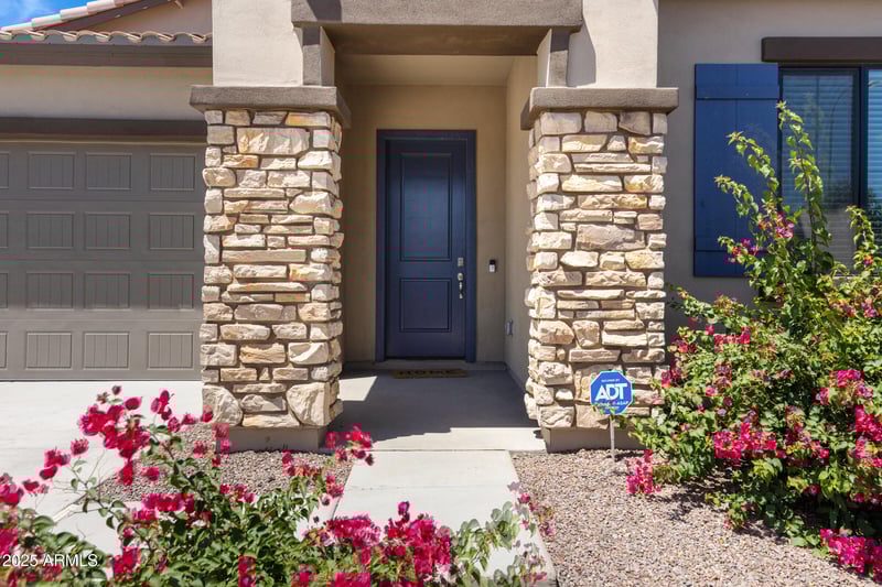 8350 Carole Ln, Glendale, AZ 85305