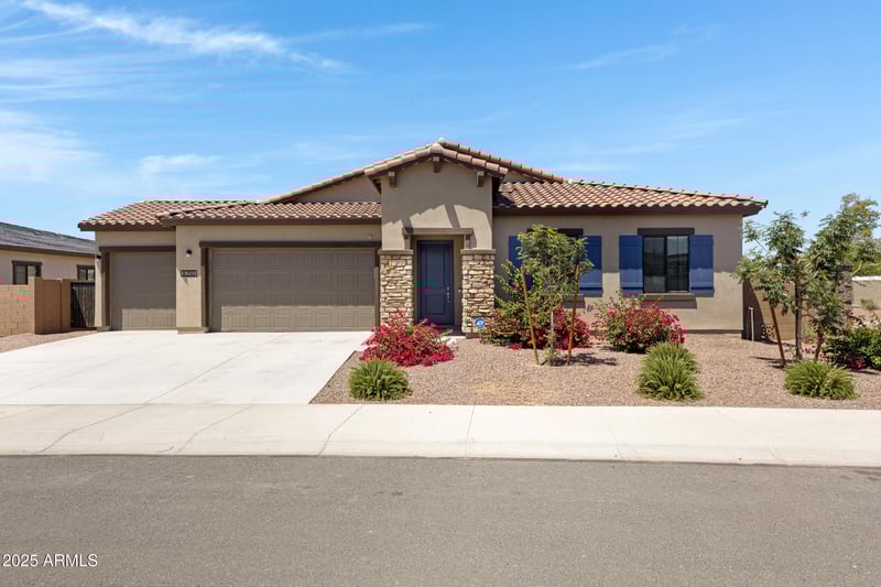 8350 Carole Ln, Glendale, AZ 85305
