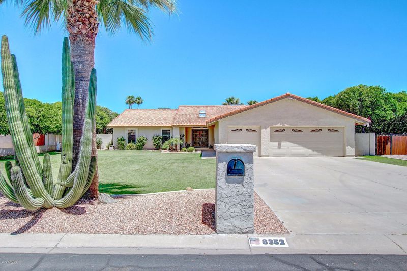 8352 W Via Montoya Dr, Peoria, AZ 85383