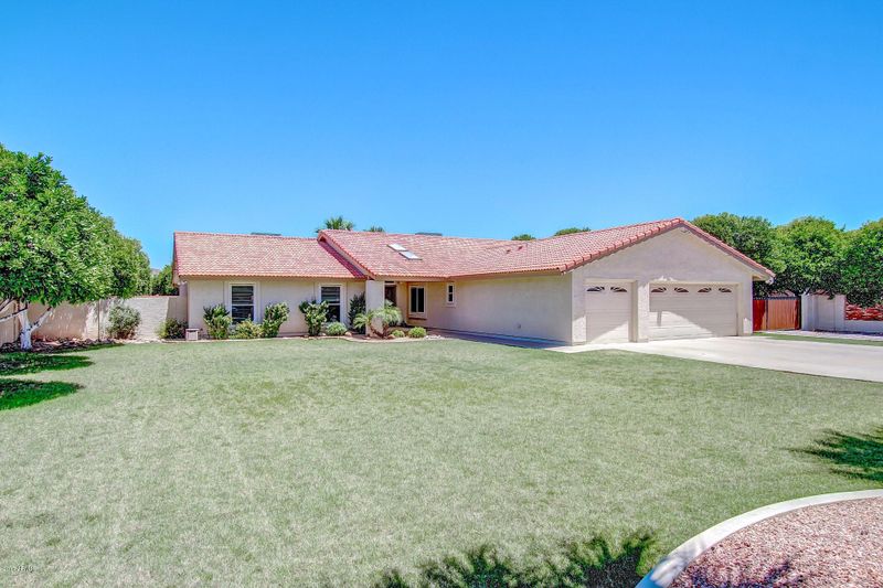 8352 W Via Montoya Dr, Peoria, AZ 85383