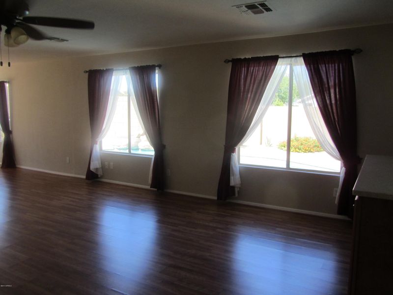 8360 N 86th Ln, Peoria, AZ 85345