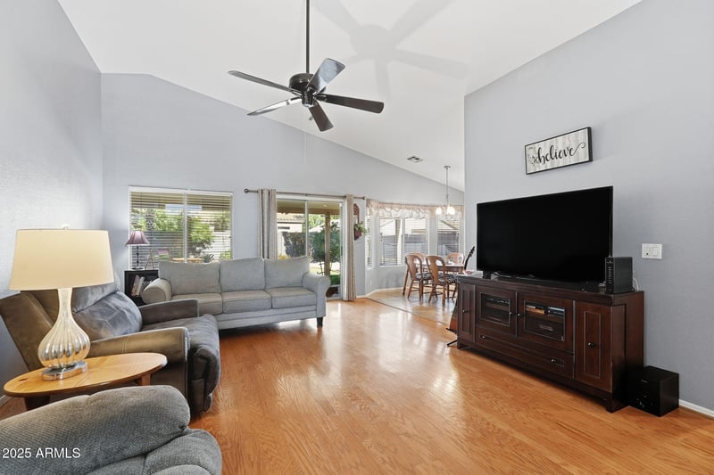 8360 Stella Way, Glendale, AZ 85305