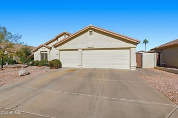 8360 Stella Way, Glendale, AZ 85305