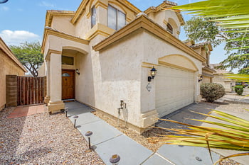 8361 Salter Dr, Peoria, AZ 85382