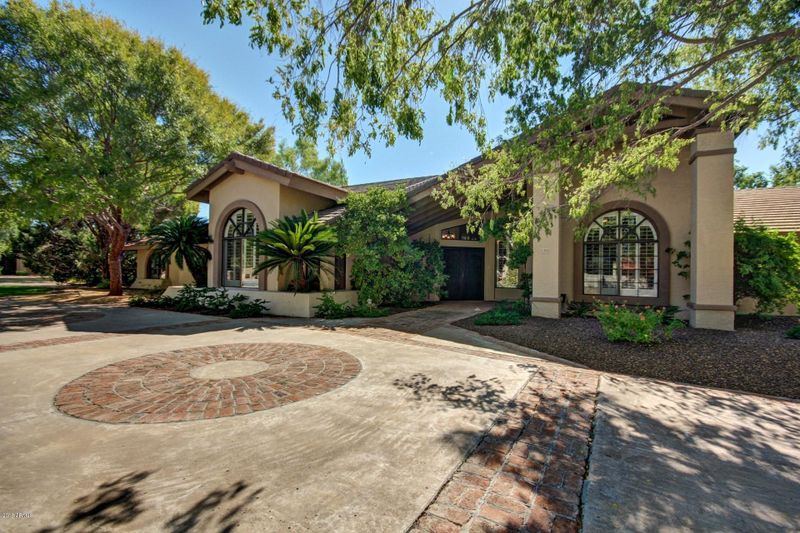 8365 E Sutton Dr, Scottsdale, AZ 85260