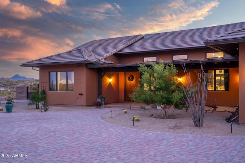 837 Bralliar Rd, Wickenburg, AZ 85390