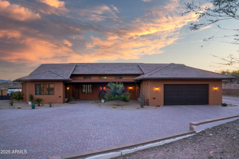 837 Bralliar Rd, Wickenburg, AZ 85390