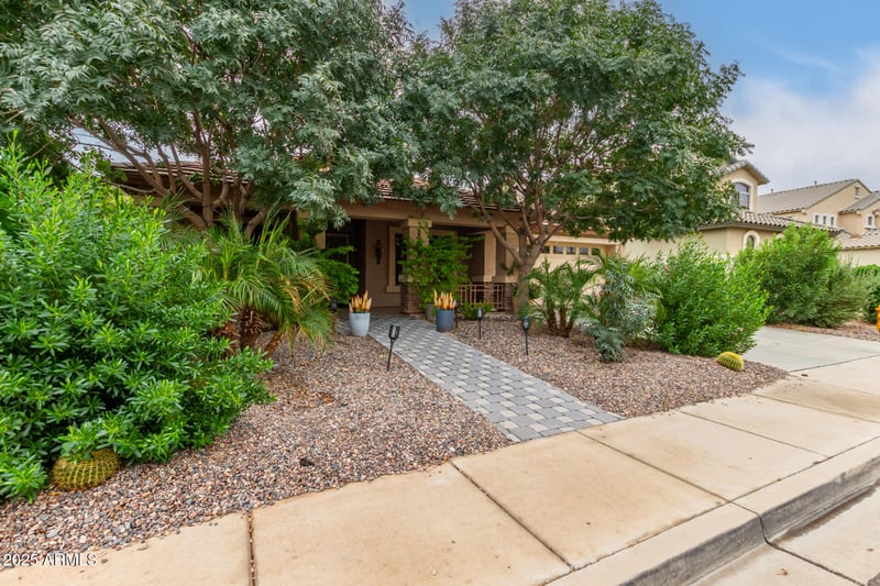 837 Dry Creek Rd, San Tan Valley, AZ 85143