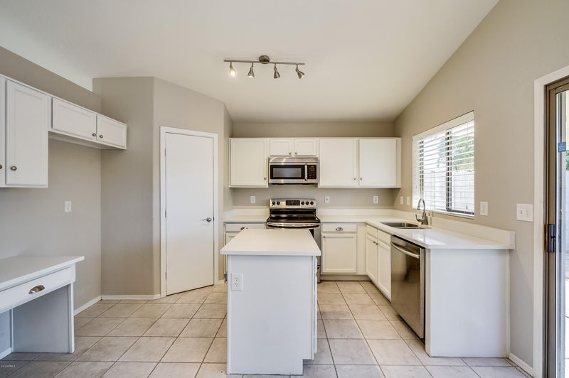 837 E Ross Ave, Phoenix, AZ 85024
