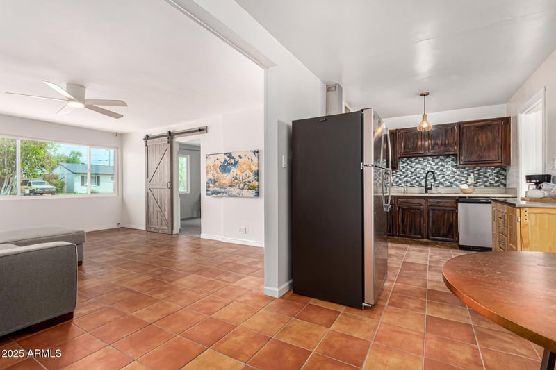 837 Echo Ln, Phoenix, AZ 85020