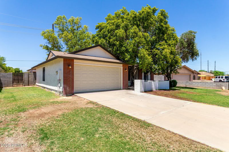 8370 90th Ln, Peoria, AZ 85345