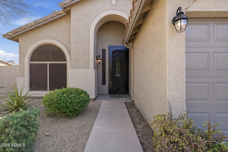 8370 Spur Dr, Peoria, AZ 85383