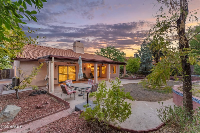 838 Brook Hollow Dr, Phoenix, AZ 85022