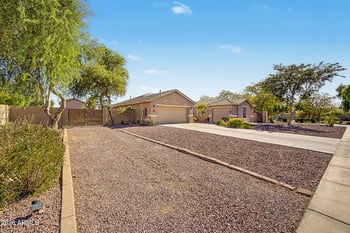 8387 W Luke Ave, Glendale, AZ 85305