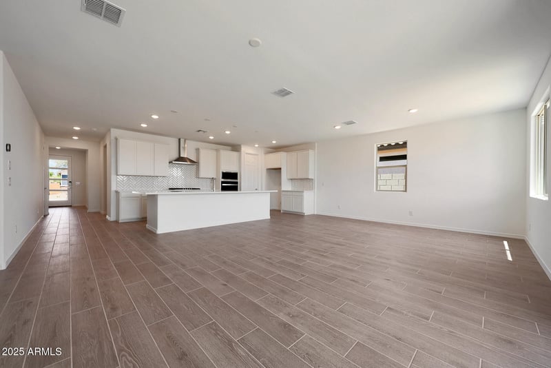 839 Riparian Dr, San Tan Valley, AZ 85140