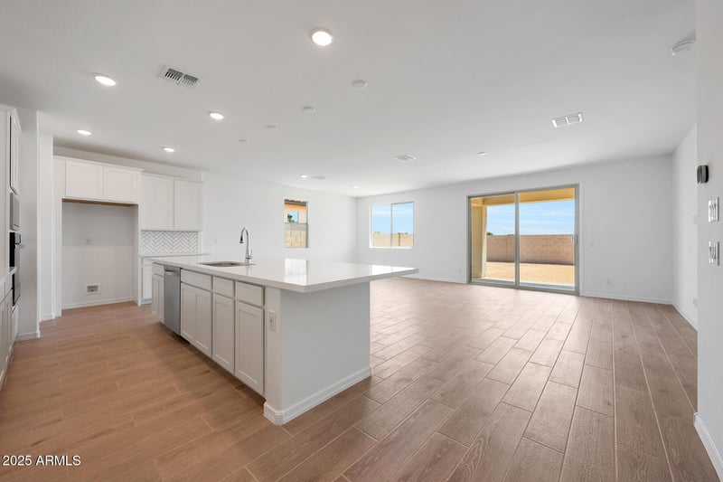 839 Riparian Dr, San Tan Valley, AZ 85140