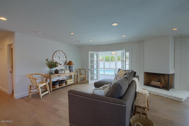 8401 E Stella Ln, Scottsdale, AZ 85250