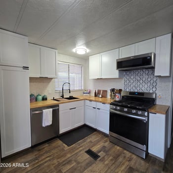 8401 N 67th Ave #10, Glendale, AZ 85302