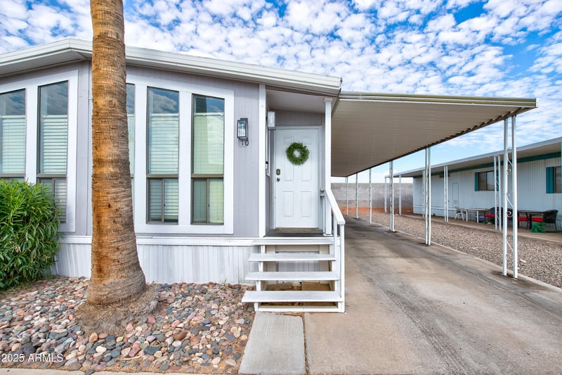 8401 N 67th Ave #10, Glendale, AZ 85302