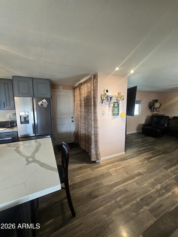 8401 N 67th Ave #11, Glendale, AZ 85304
