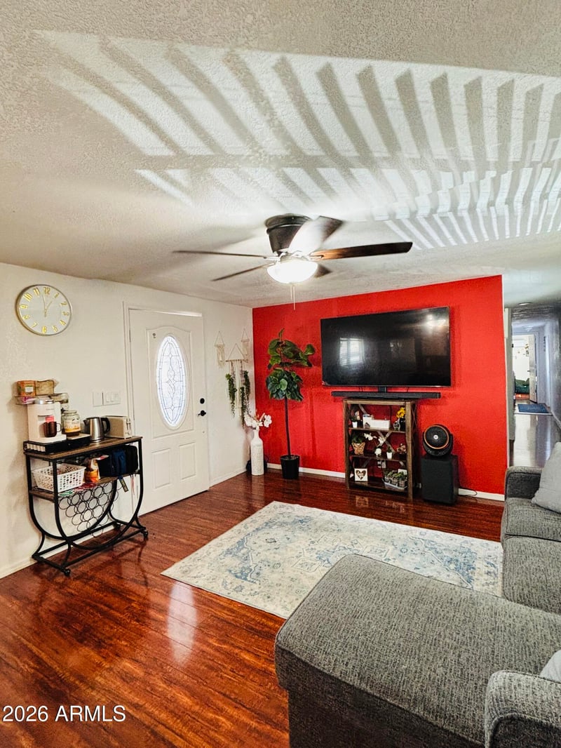 8401 N 67th Ave #141, Glendale, AZ 85302