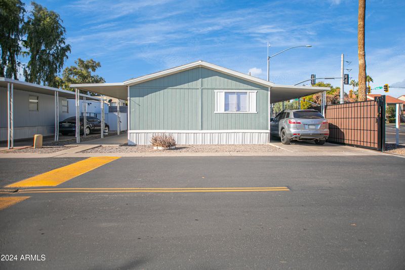 8401 N 67th Ave #69, Glendale, AZ 85302