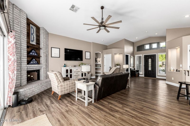8401 W Cherry Hills Dr, Peoria, AZ 85345