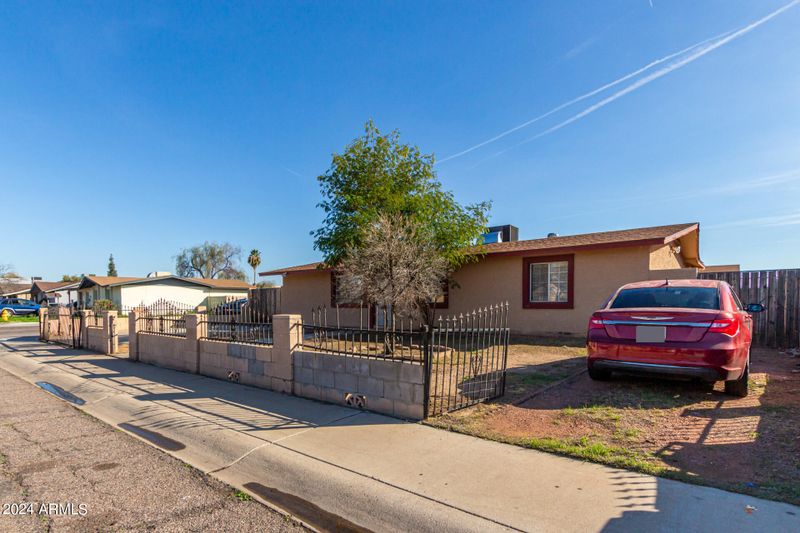 8401 W Devonshire Ave, Phoenix, AZ 85037