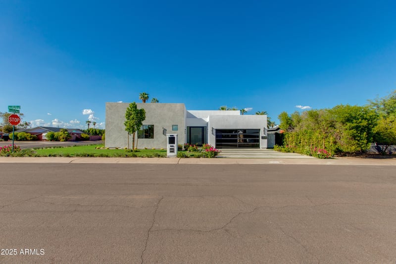 8402 Heatherbrae Dr, Scottsdale, AZ 85251